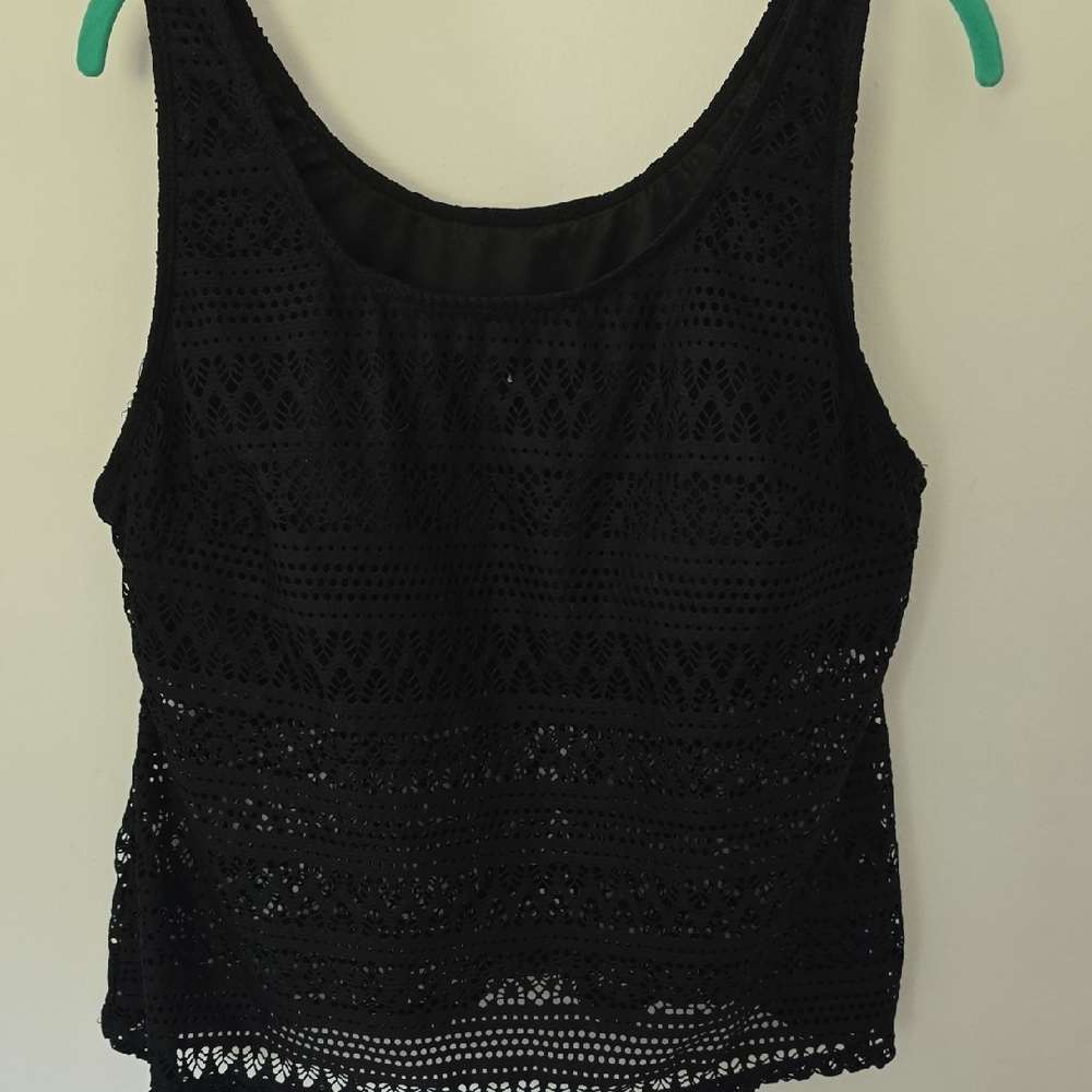 Black Cropped Fitted Swim Tank Top